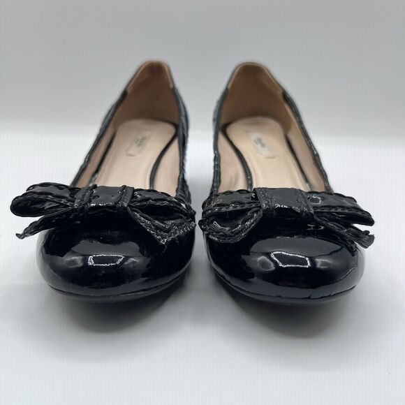Prada Black Patent Leather Heels - Picture 4 of 16